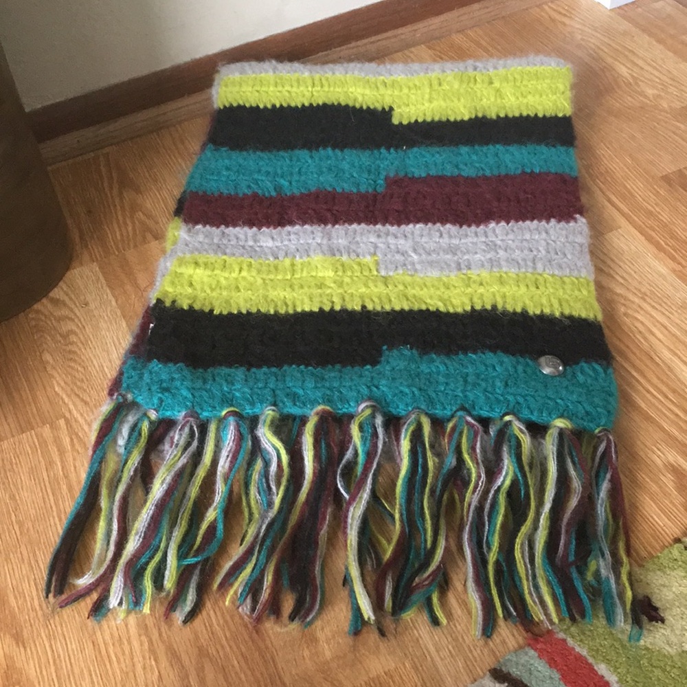 Burton Women’s Striped Scarf